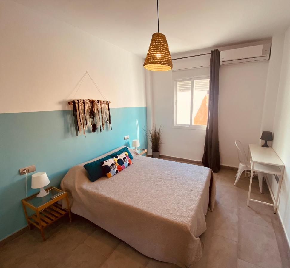 Apartamentos Chuita Playa Малага Екстер'єр фото